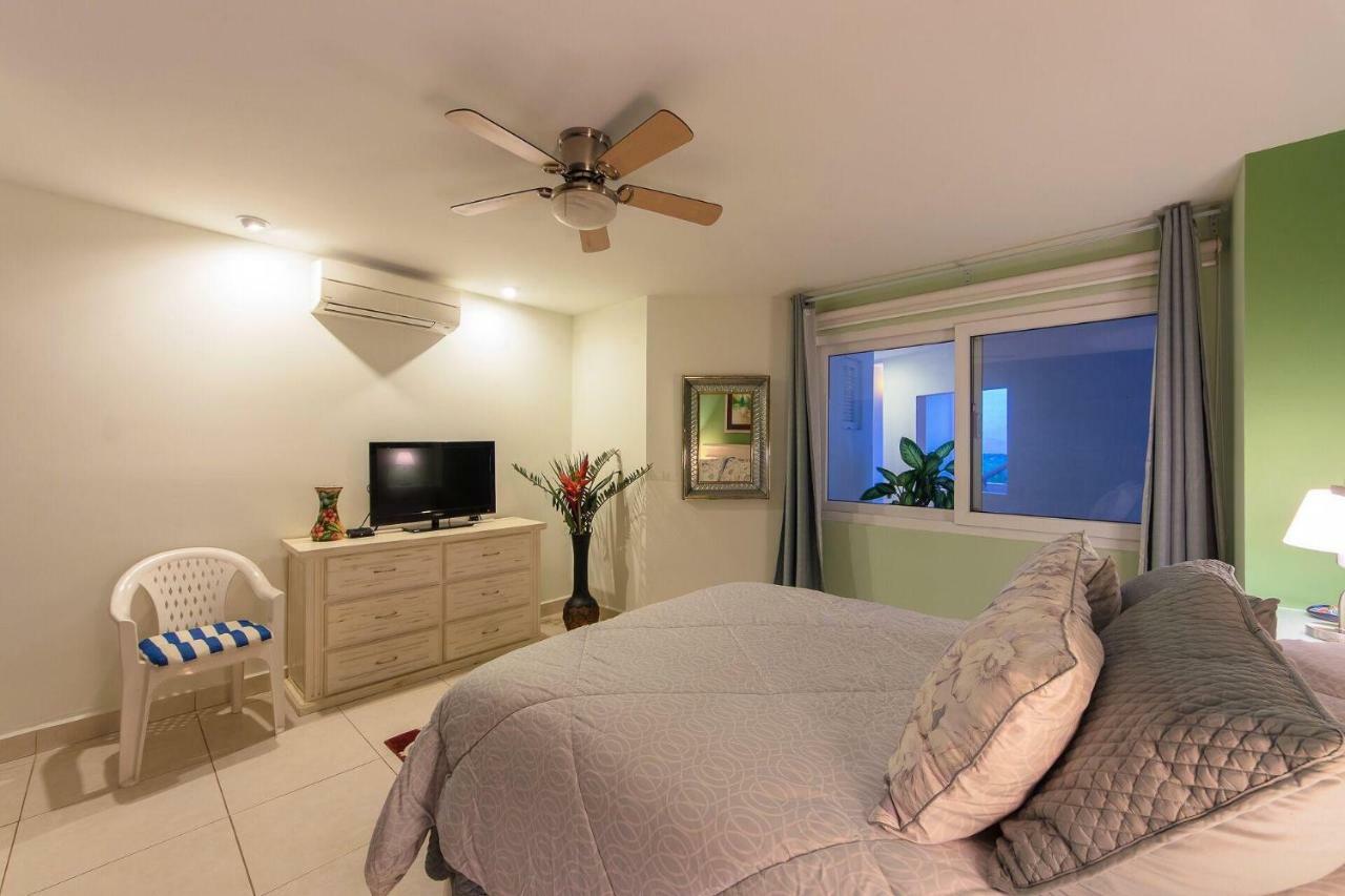 נובו ואלארטה Breathtaking Villa Magna Beachfront Condo, 3 Bedrooms Sleeps 6 מראה חיצוני תמונה